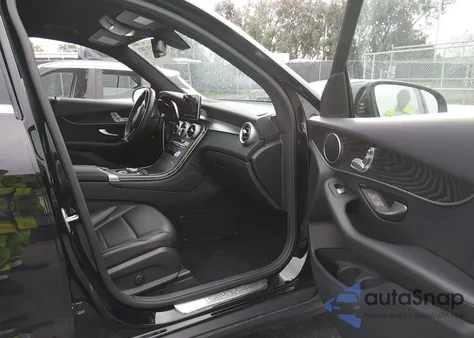 2017 Mercedes-Benz Glc 300 z USA, uszkodzony, nr VIN WDC0G4JB7HV011914